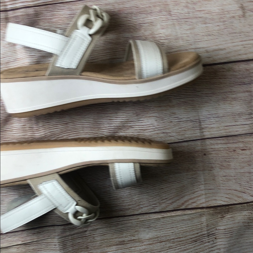 Clarks® Wrenly Eve Women's‎ Leather Wedge Sandals - Picture 3 of 6